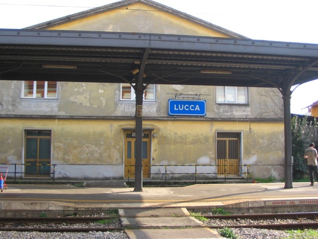 Lucca's train station (photo by Ruth L on Flickr)